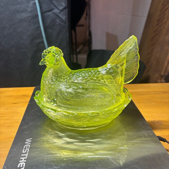 LG Wright Uranium Vaseline Glass Split Tail Hen On Nest 7” Glows - Picture 2 of 16